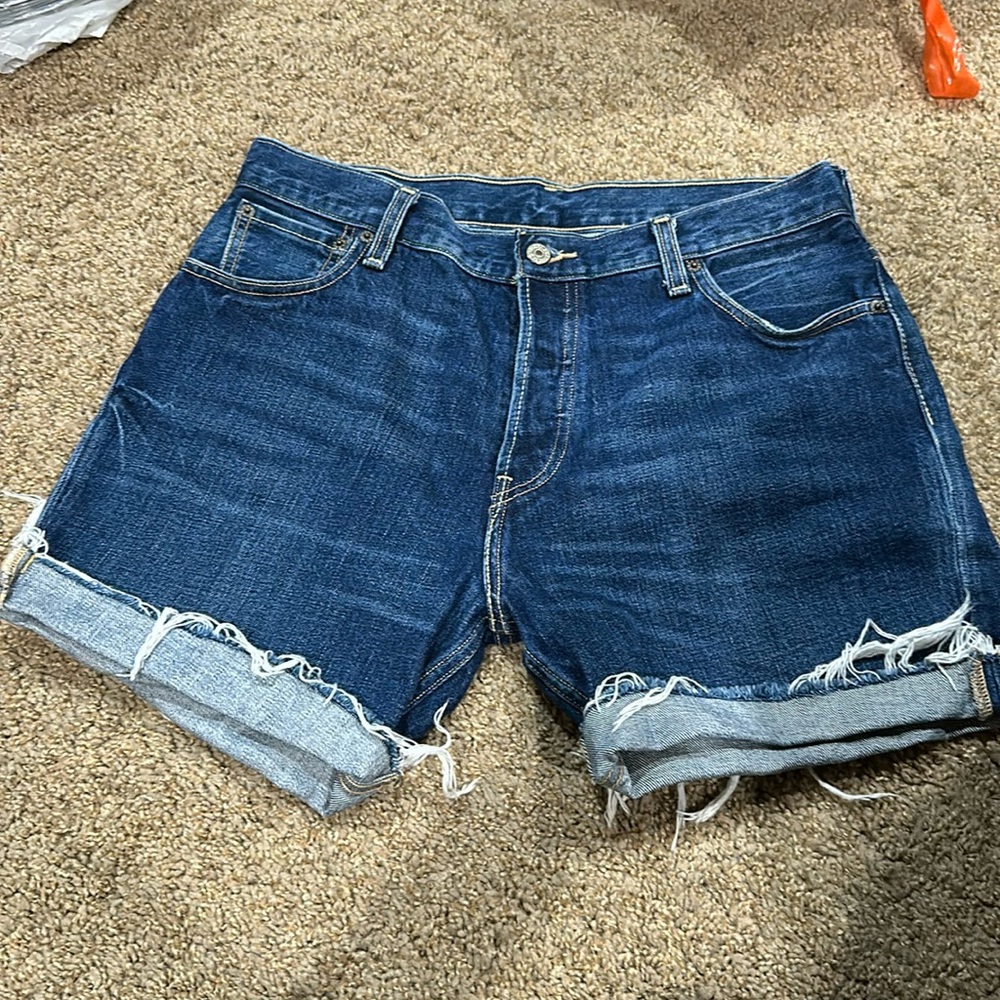 Levi’s women’s size 30 shorts. Lightly used